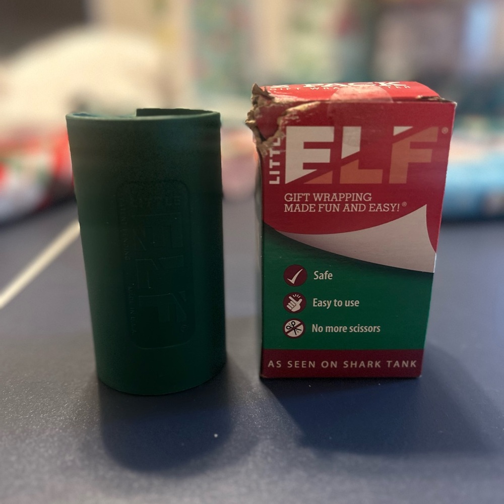 NWT Little Elf Gift Wrap Cutter